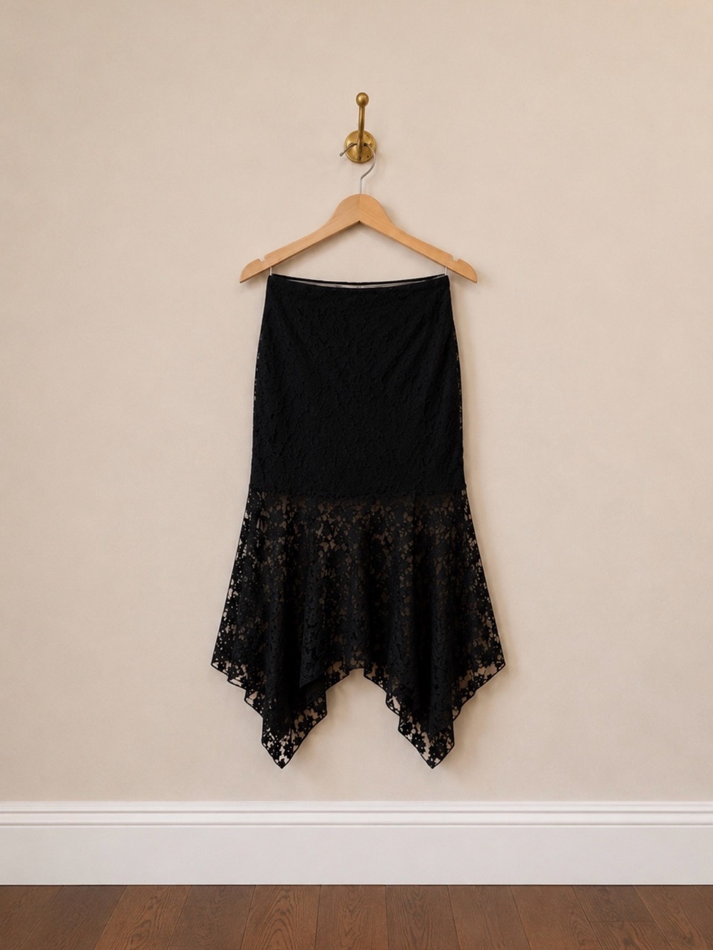 One Clothing Black Lace Handkerchief Hem Skirt Medium
